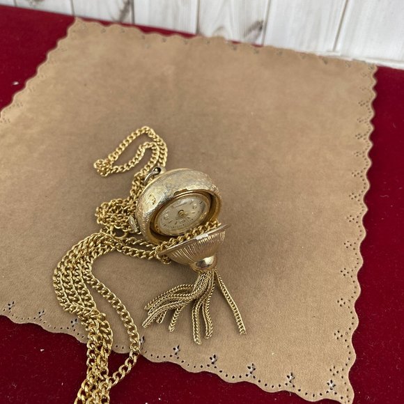 Fabulous Vintage vintage Swiss made Taylorette Pendant watch with Faux Pearls - Picture 4 of 9